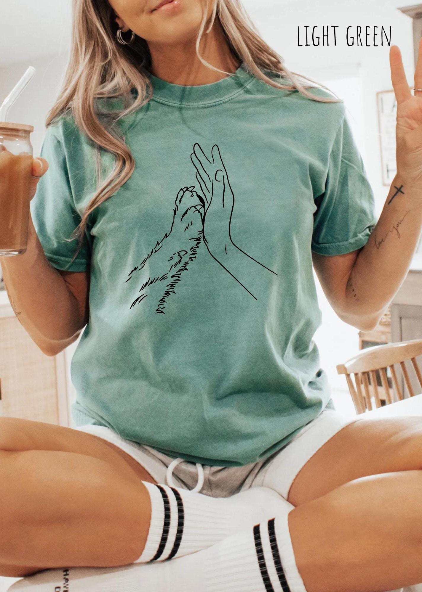 Hand & Paw Tee V4